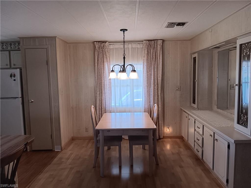 610 Friendly Pl, North Fort Myers, FL 33917 Photo