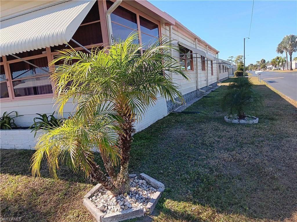 610 Friendly Pl, North Fort Myers, FL 33917 Photo