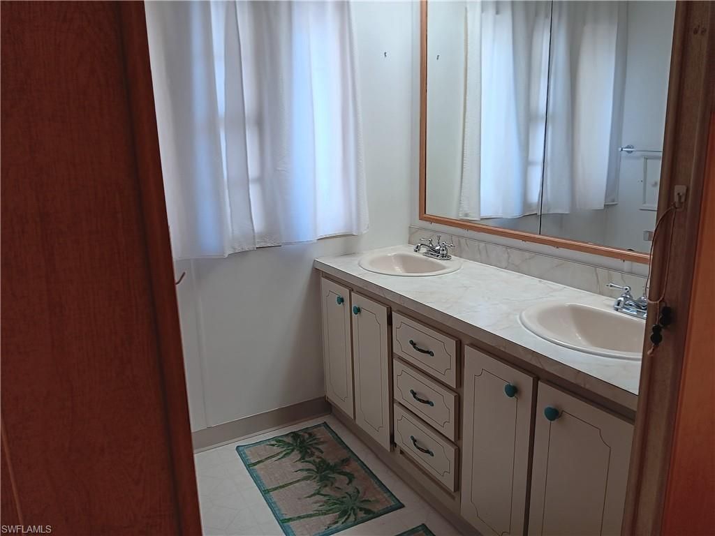 610 Friendly Pl, North Fort Myers, FL 33917 Photo