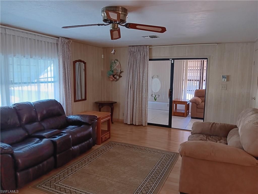 610 Friendly Pl, North Fort Myers, FL 33917 Photo