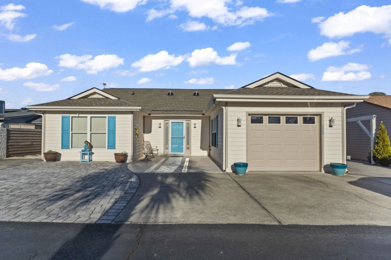 622 Persimmon Ln., North Myrtle Beach, SC 29582 Main Photo
