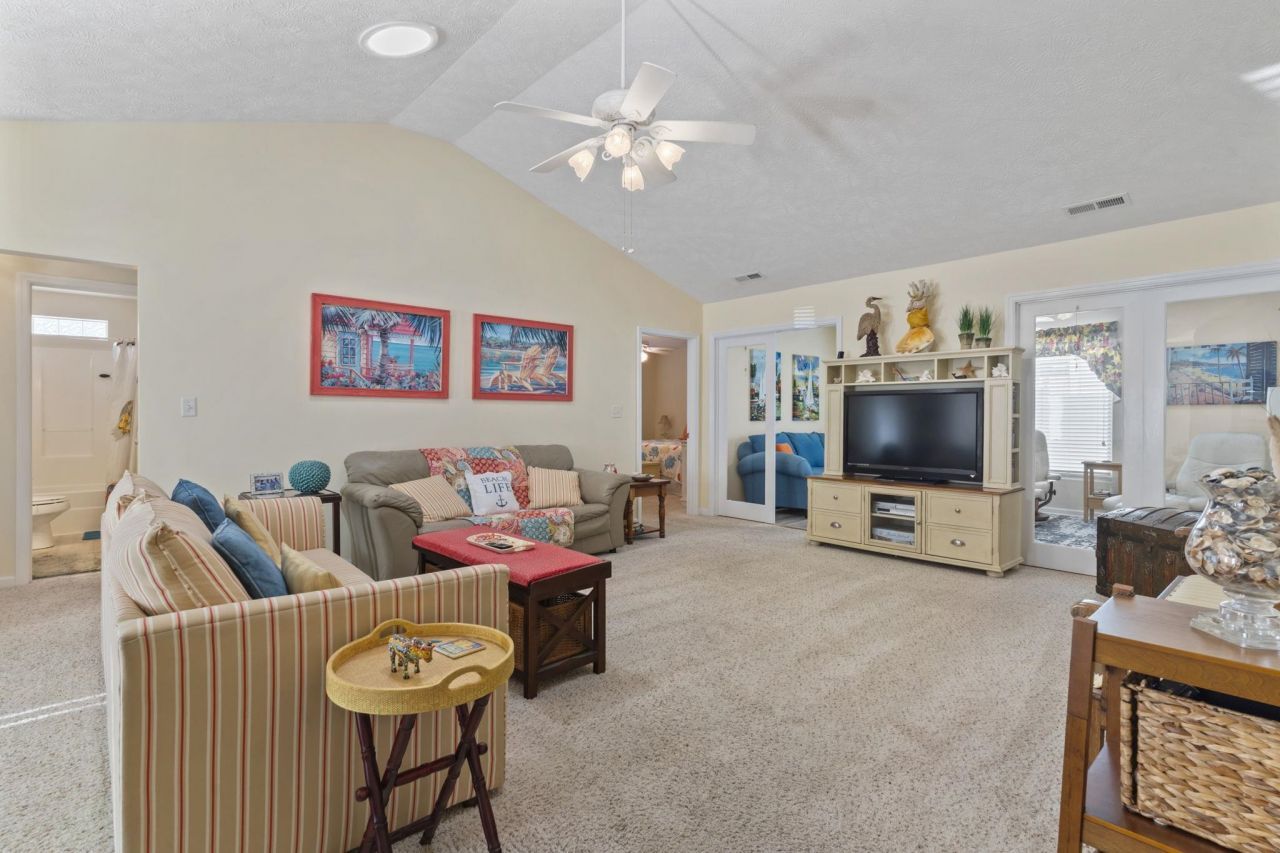 622 Persimmon Ln. Photo 23