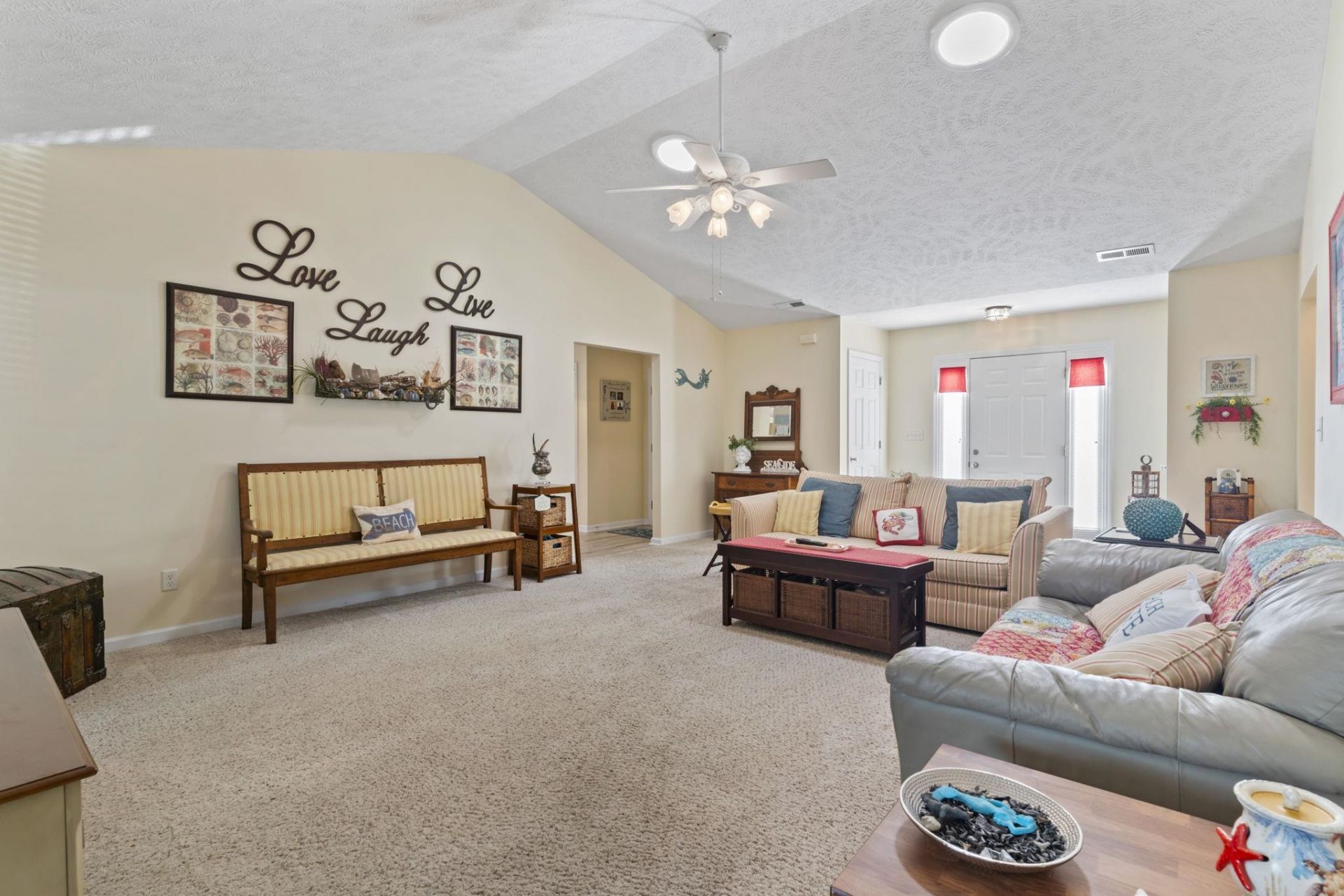 622 Persimmon Ln. Photo 5