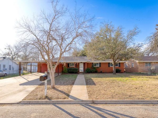 322 lantana, Pleasanton, TX 78064