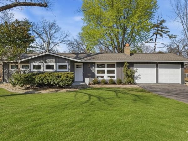 7520 Tomahawk Road, Prairie Village, KS 66208