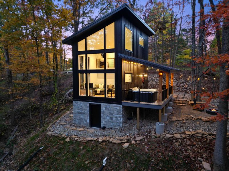 20389 Thompson Ridge Road, Laurelville, OH 43135 Photo 1