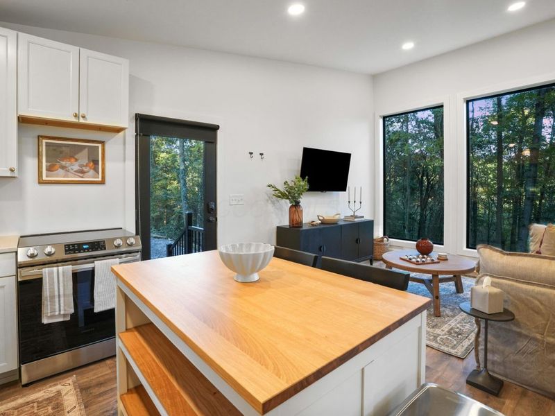 20389 Thompson Ridge Road, Laurelville, OH 43135 Photo 12