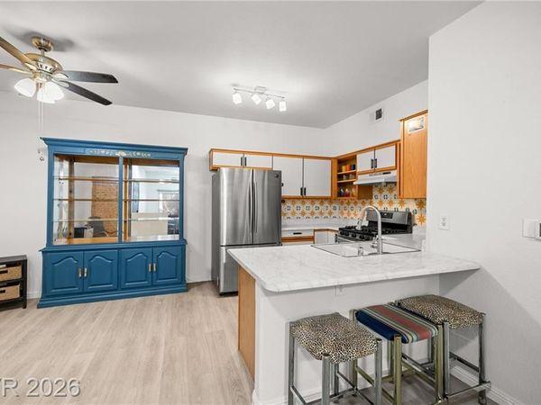 5751 Hacienda Avenue, Unit 135, Las Vegas, NV 89122