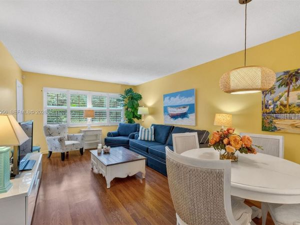 3431 NW 50th Ave, Unit 110, Lauderdale Lakes, FL 33319