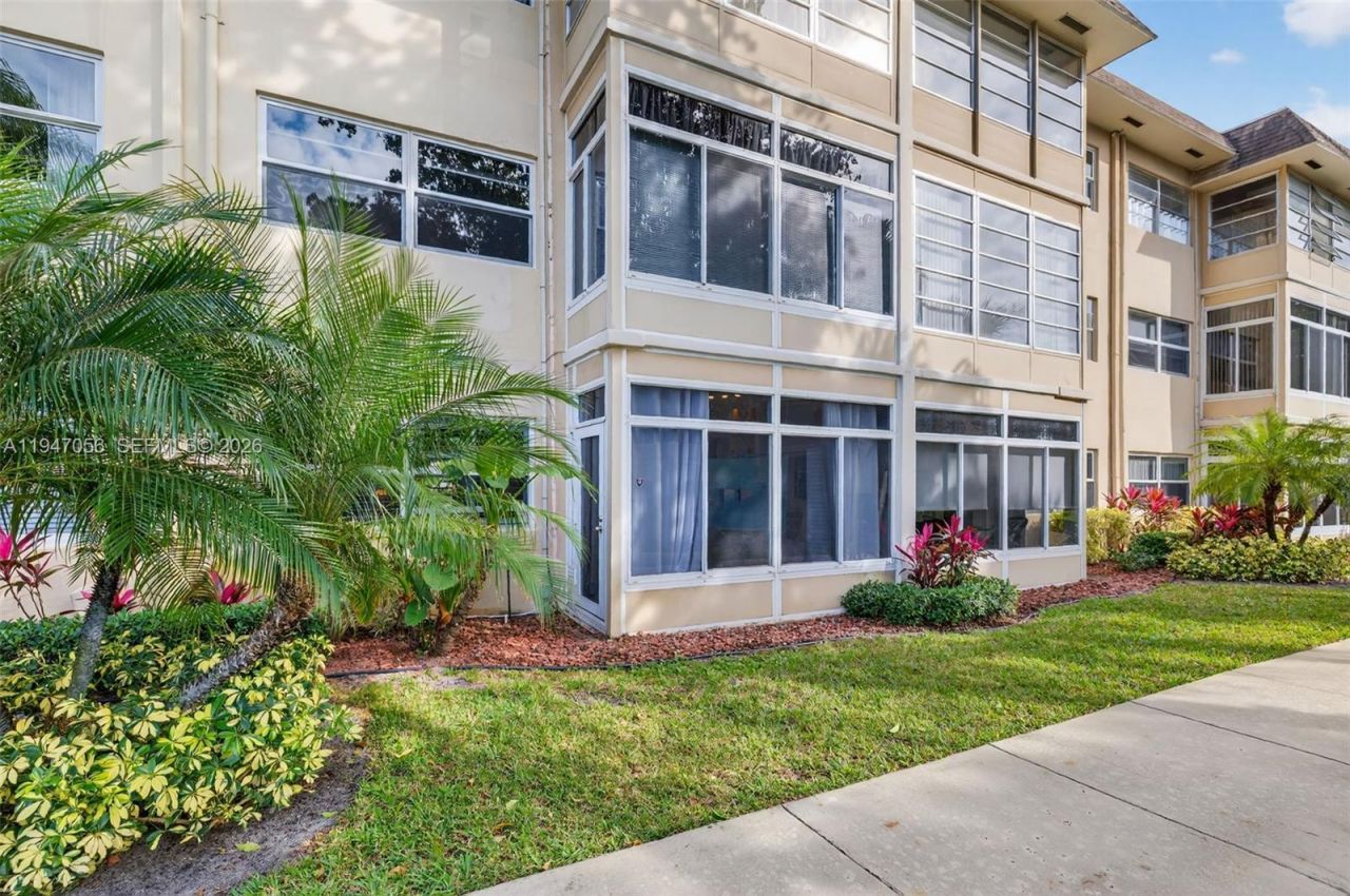 3431 NW 50th Ave, Unit 110, Lauderdale Lakes, FL 33319 Photo