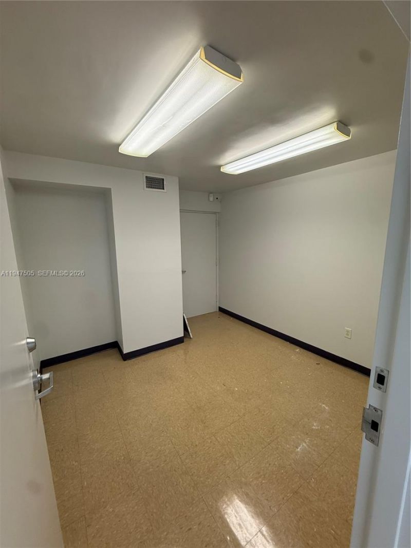 262 Miracle Mile, Coral Gables, FL 33134 Photo