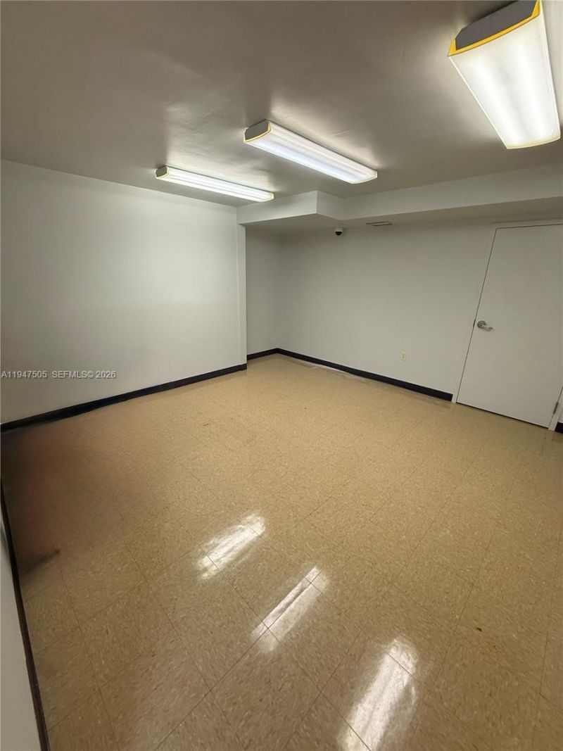 262 Miracle Mile, Coral Gables, FL 33134 Photo