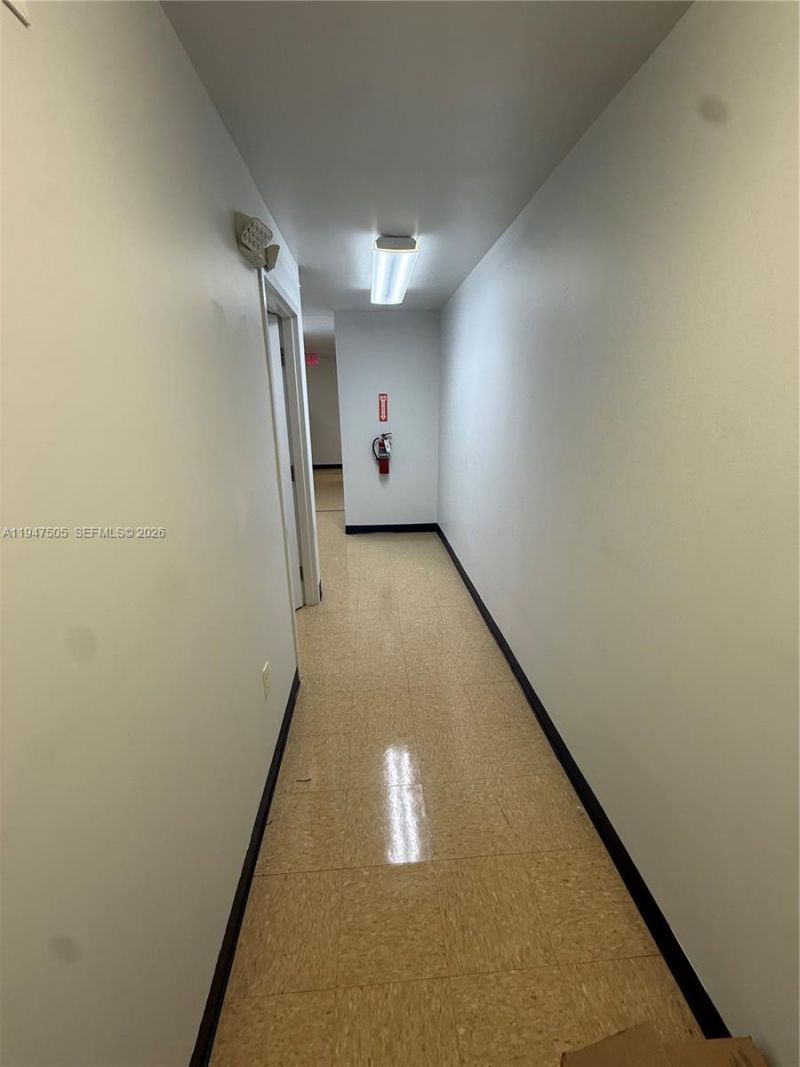 262 Miracle Mile, Coral Gables, FL 33134 Photo