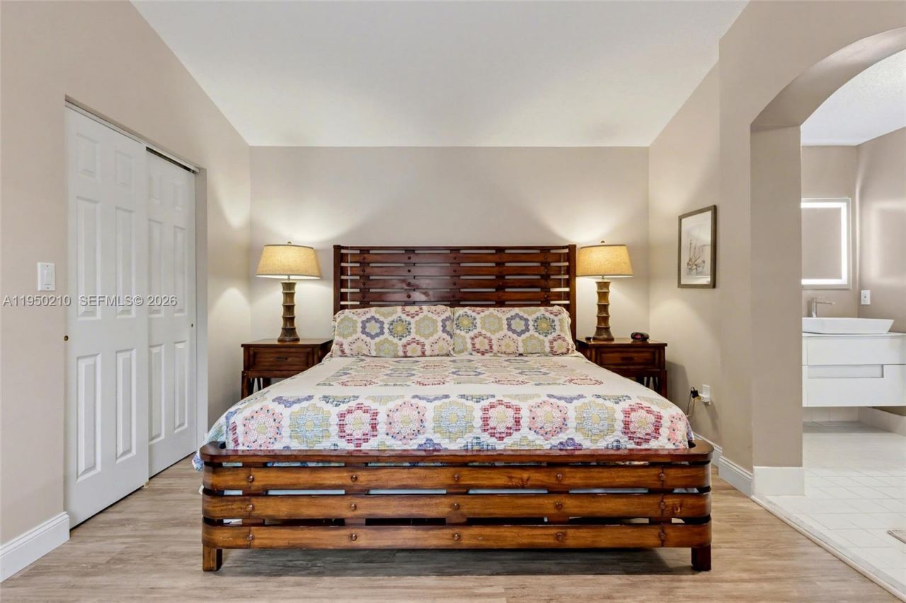 1140 Canella Ln, Hollywood, FL 33019 Photo