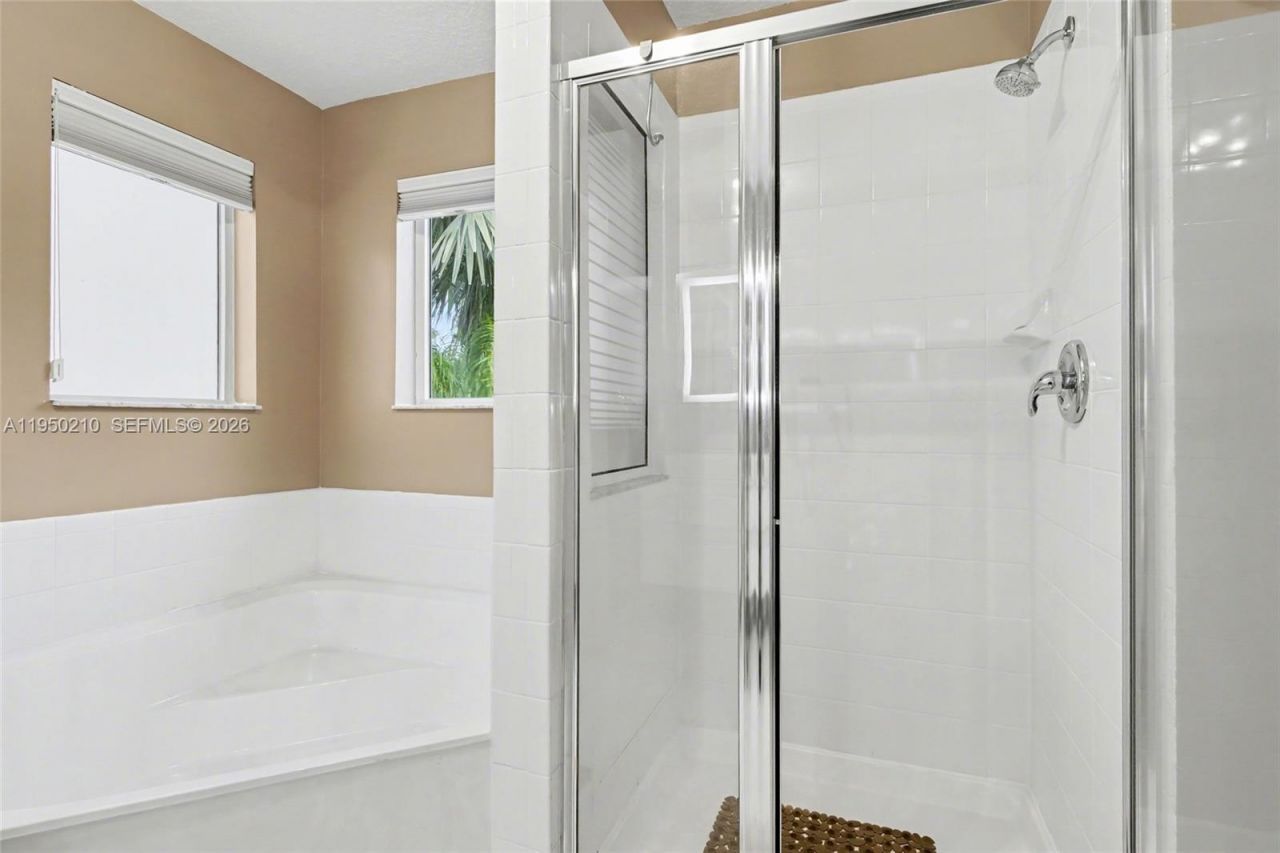 1140 Canella Ln, Hollywood, FL 33019 Photo