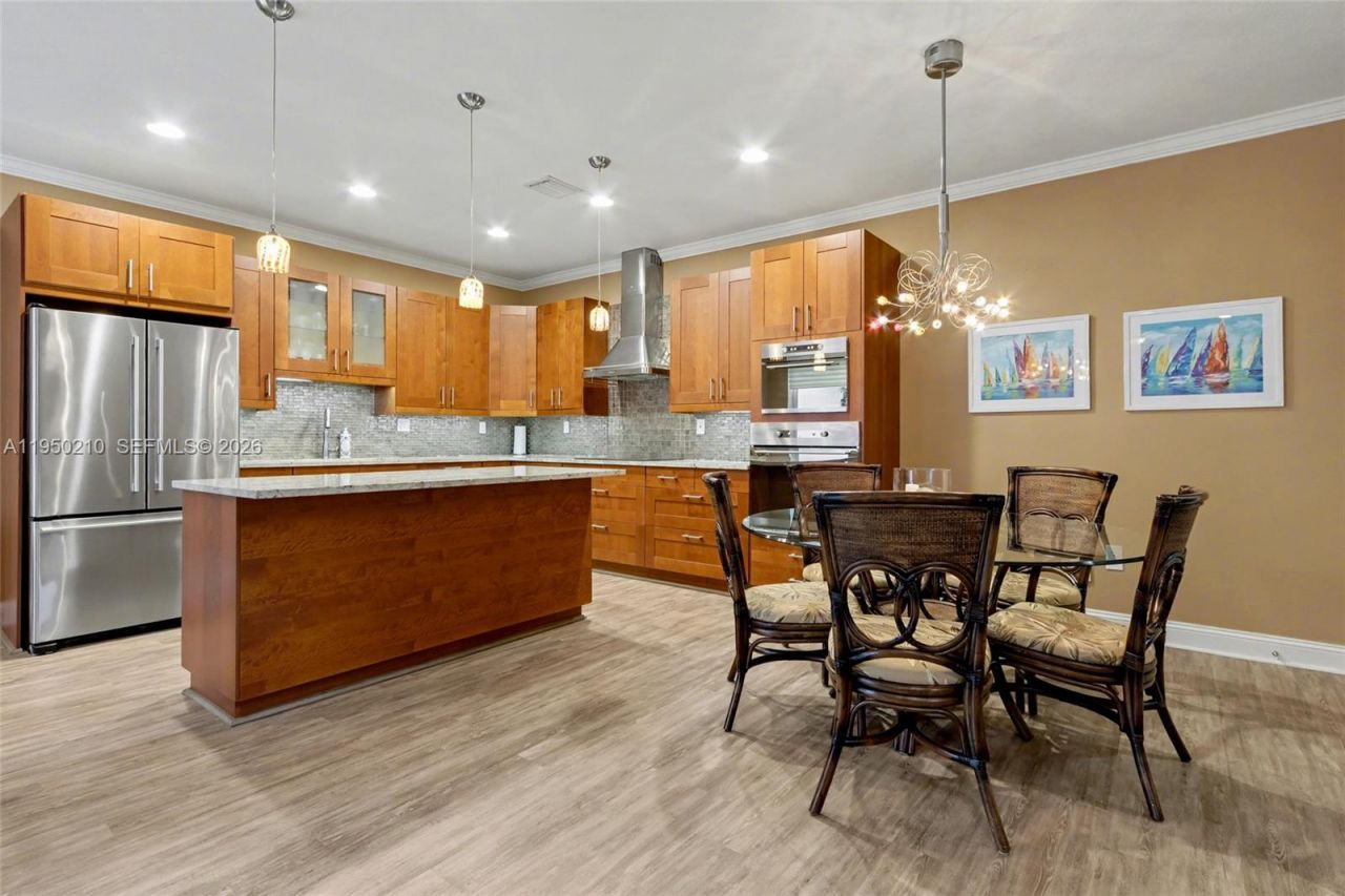 1140 Canella Ln, Hollywood, FL 33019 Photo