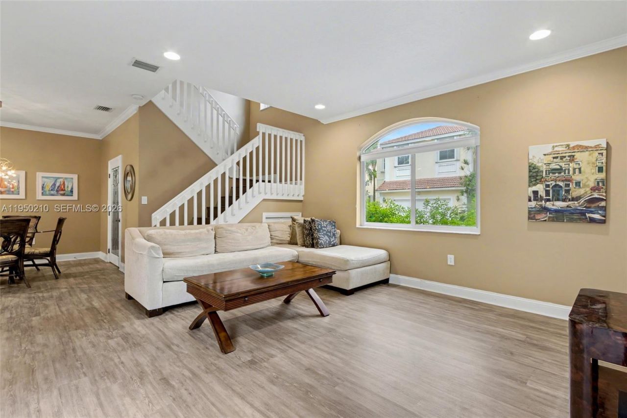 1140 Canella Ln, Hollywood, FL 33019 Photo