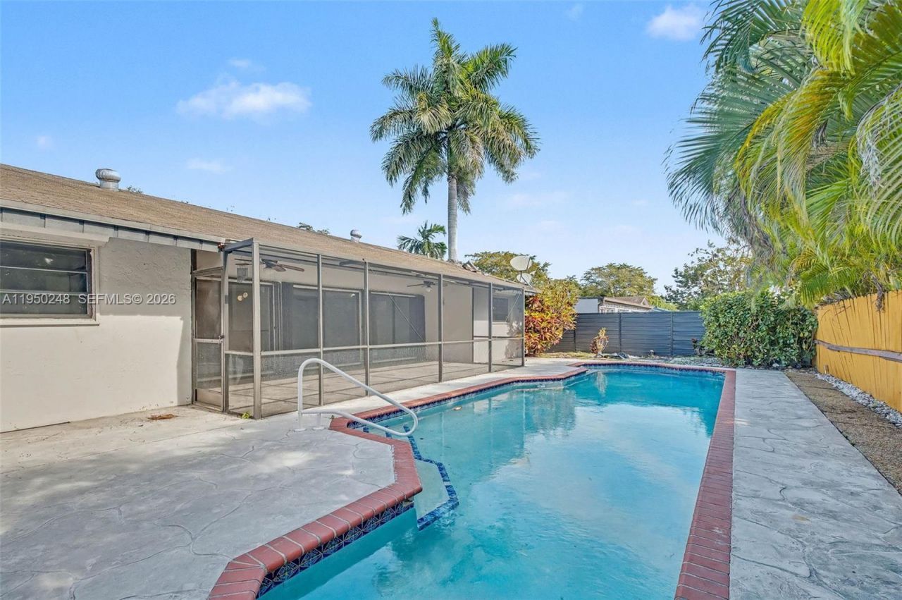 13830 SW 104th Terrace, Miami, FL 33186 Photo