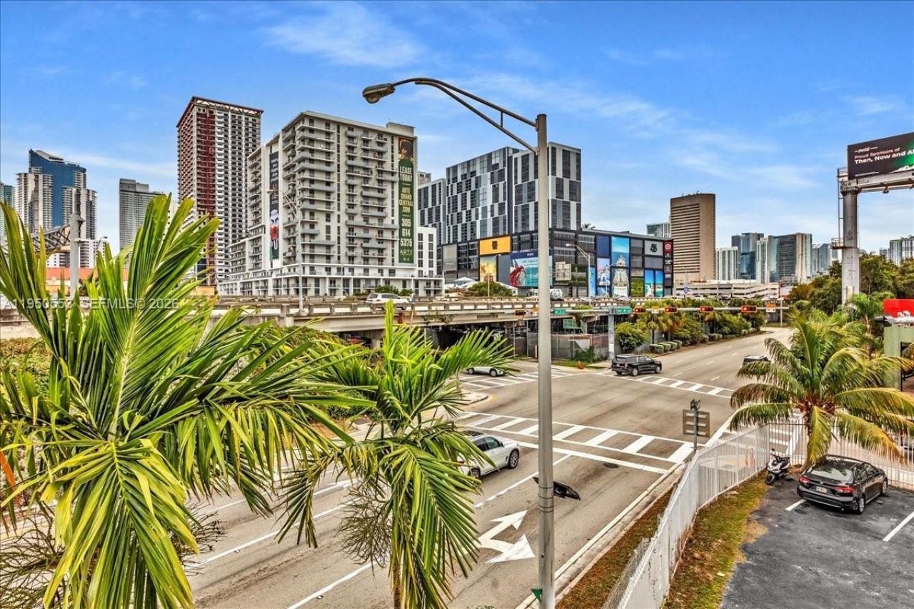 365 NW 8th St, Unit 304, Miami, FL 33136 Photo