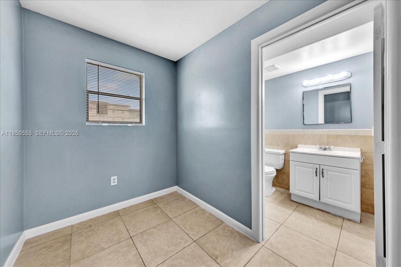 365 NW 8th St, Unit 304, Miami, FL 33136 Photo