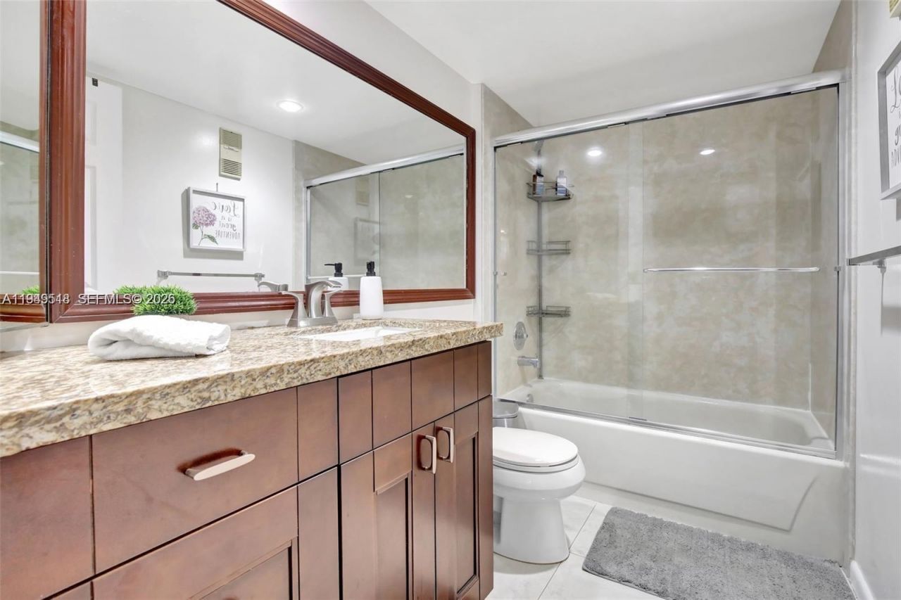 1532 Whitehall Dr, Unit 202, Davie, FL 33324 Photo