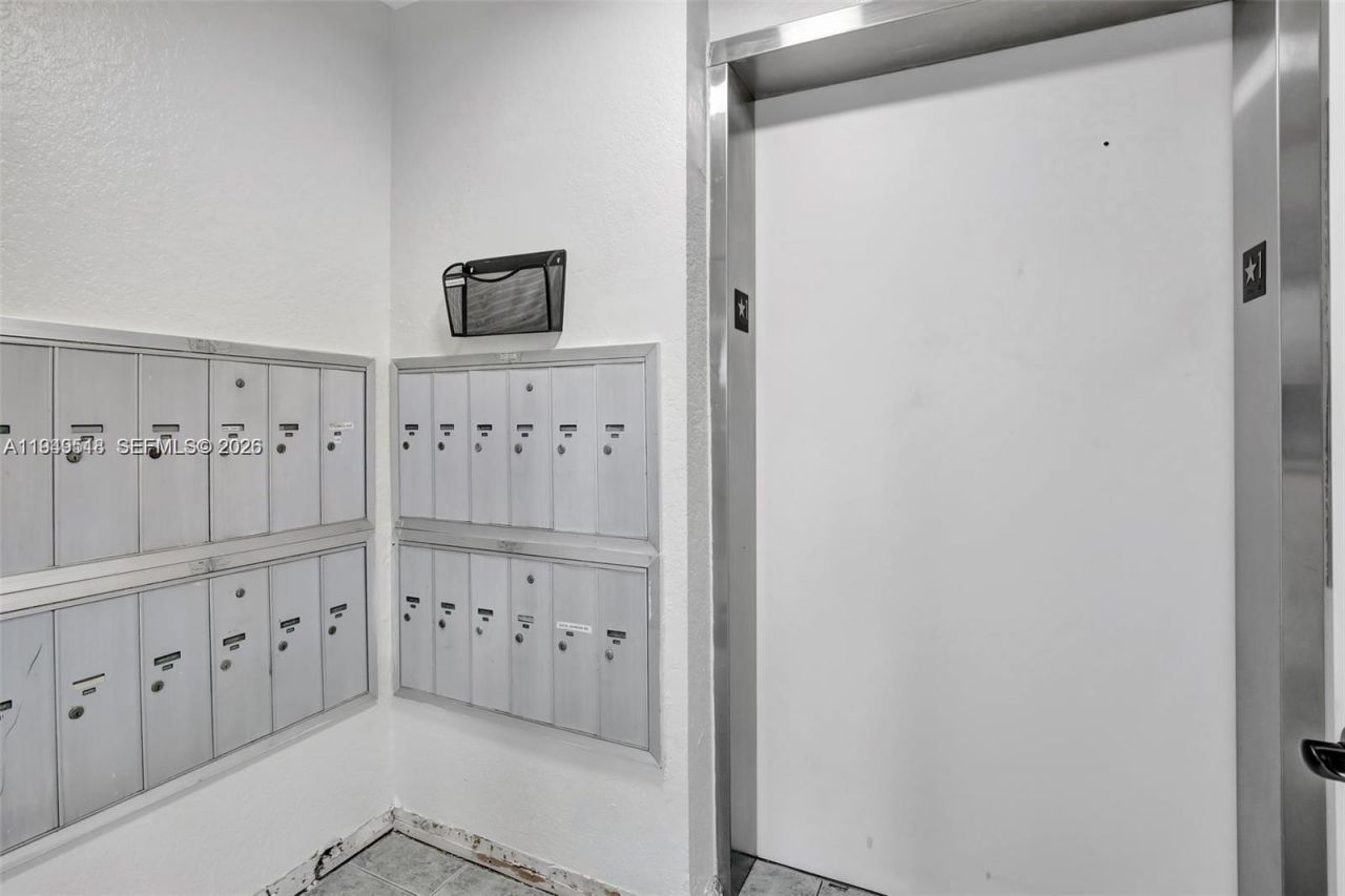 1532 Whitehall Dr, Unit 202, Davie, FL 33324 Photo