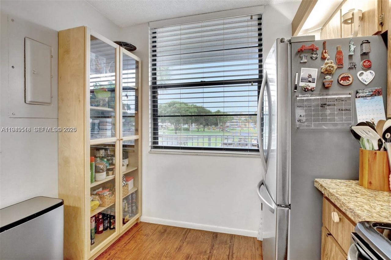 1532 Whitehall Dr, Unit 202, Davie, FL 33324 Photo