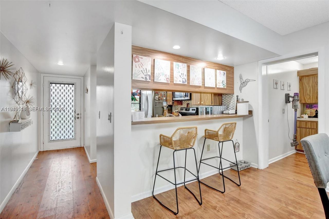 1532 Whitehall Dr, Unit 202, Davie, FL 33324 Photo