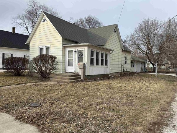 355 W ELM Street, Waverly, IL 62692