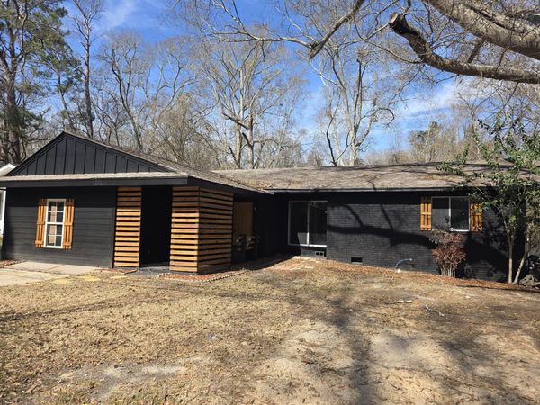 2815 Hillside Dr., Hattiesburg, MS 39401