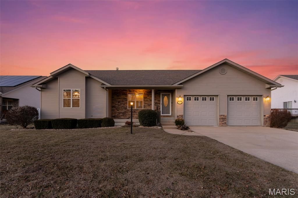 427 E Donnewald Street, Worden, IL 62097 Main Photo