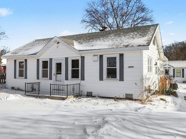 11637 Algonquin Drive, Pinckney, MI 48169