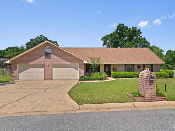 5816 Forest Ridge Dr, Pensacola, FL 32526