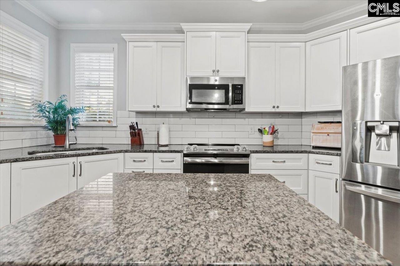 154 Hurlingham Drive  Photo 15