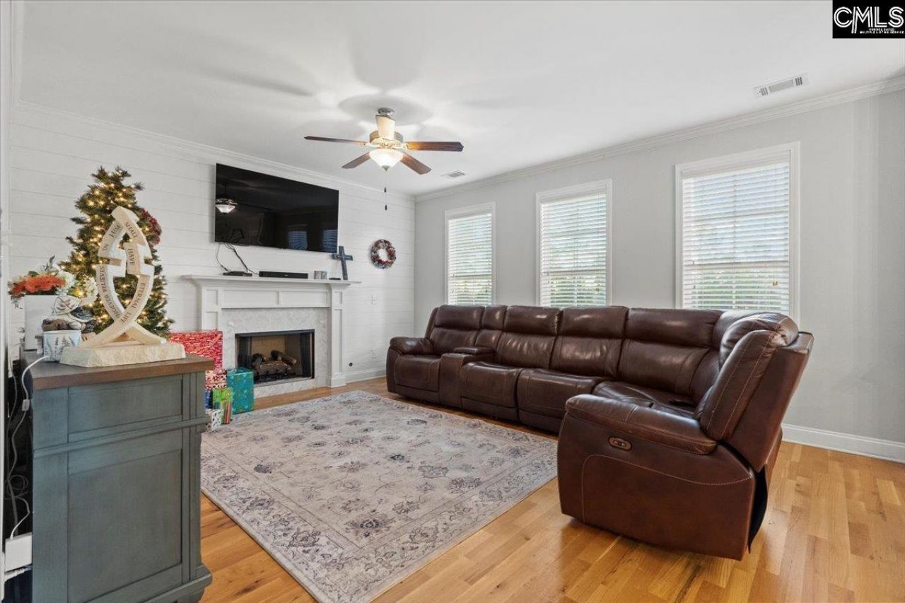 154 Hurlingham Drive  Photo 18