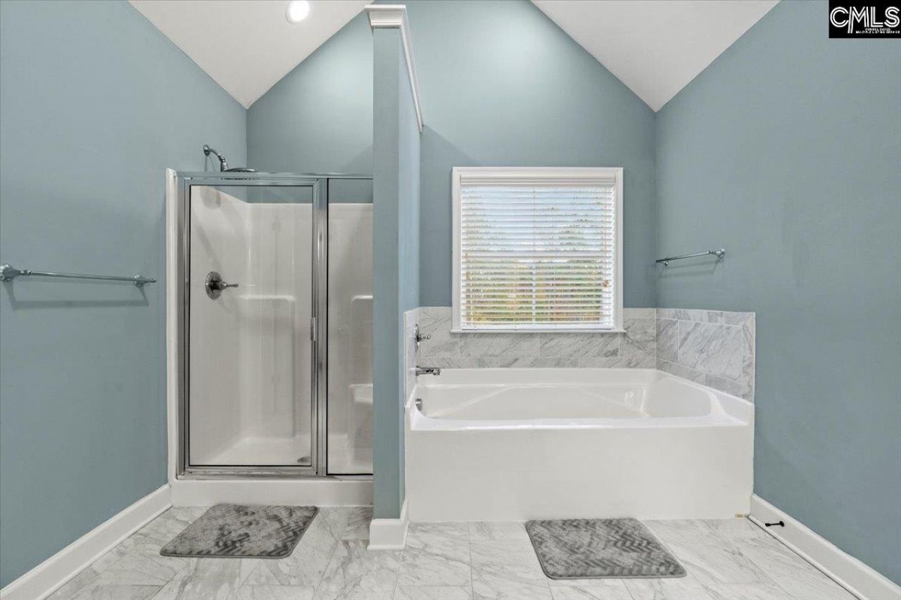 154 Hurlingham Drive  Photo 27