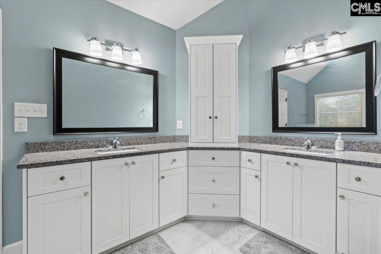 154 Hurlingham Drive  Photo 28