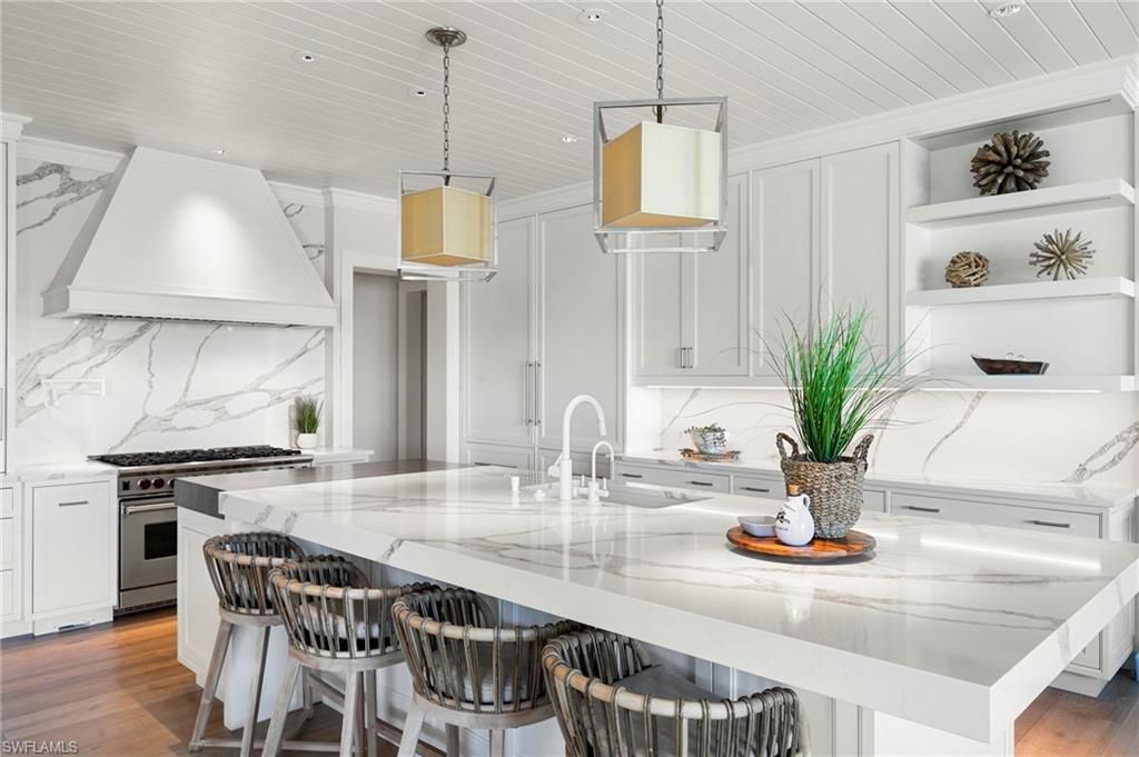 221 Aqua Ct, Naples, FL 34102 Photo