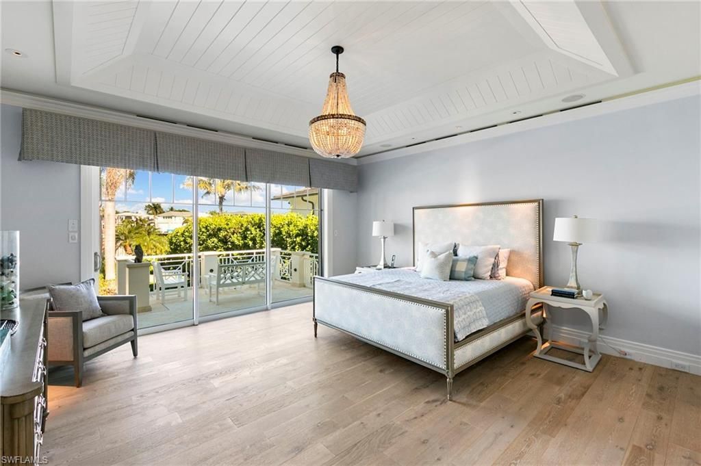 221 Aqua Ct, Naples, FL 34102 Photo