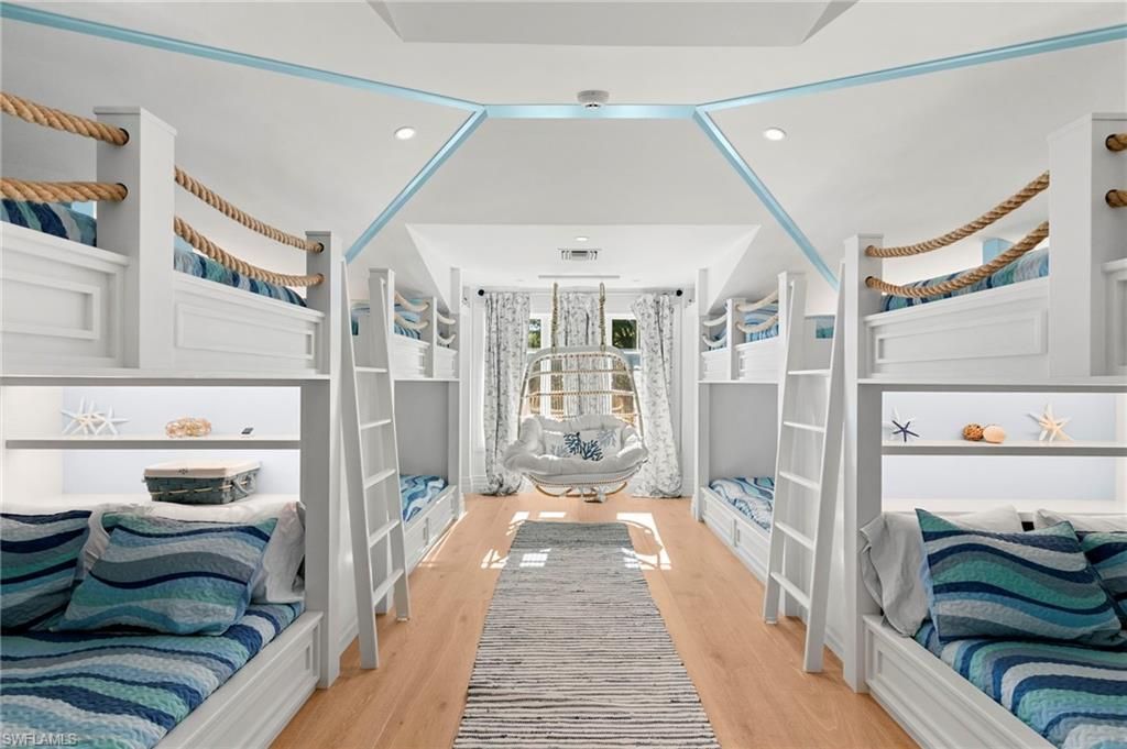 221 Aqua Ct, Naples, FL 34102 Photo