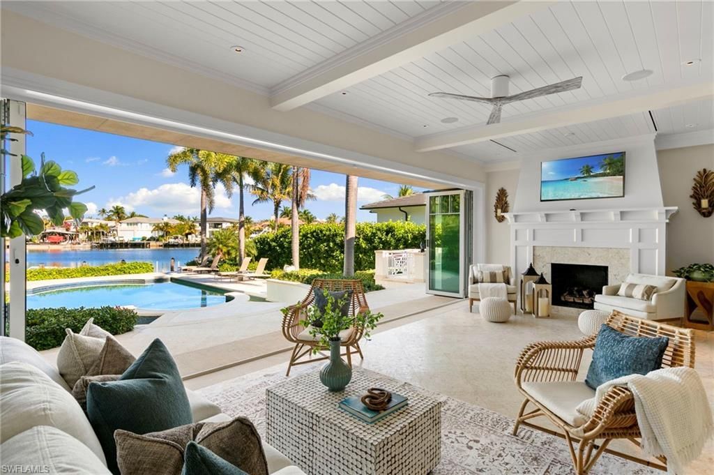 221 Aqua Ct, Naples, FL 34102 Photo