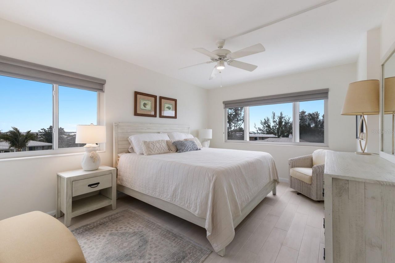 5200 Gulf Drive, Unit 408, Holmes Beach, FL 34217 Photo