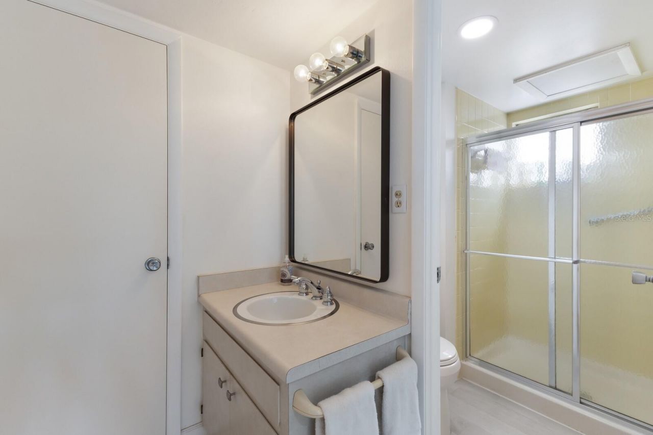 5200 Gulf Drive, Unit 408, Holmes Beach, FL 34217 Photo