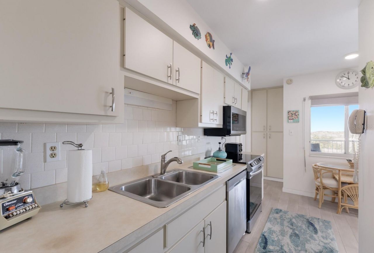 5200 Gulf Drive, Unit 408, Holmes Beach, FL 34217 Photo