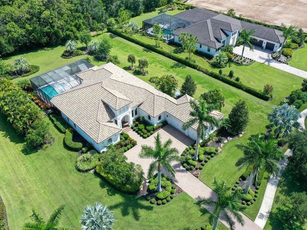 8361 LINDRICK LANE, LAKEWOOD RANCH, FL 34202