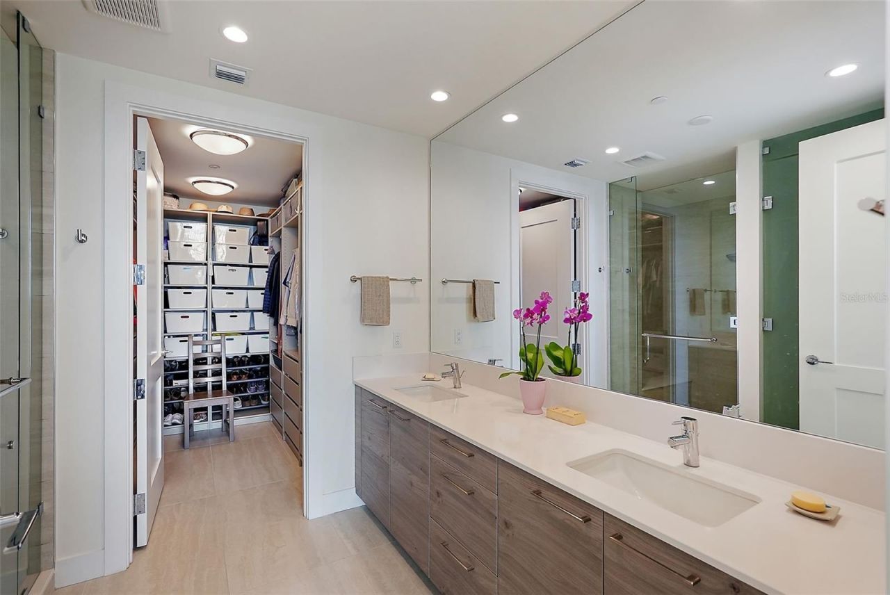 301 1st Street S, Unit 2305, Saint Petersburg, FL 33701 Photo