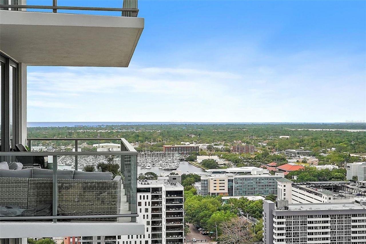 301 1st Street S, Unit 2305, Saint Petersburg, FL 33701 Photo