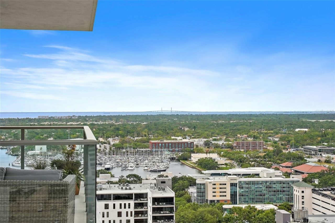 301 1st Street S, Unit 2305, Saint Petersburg, FL 33701 Photo