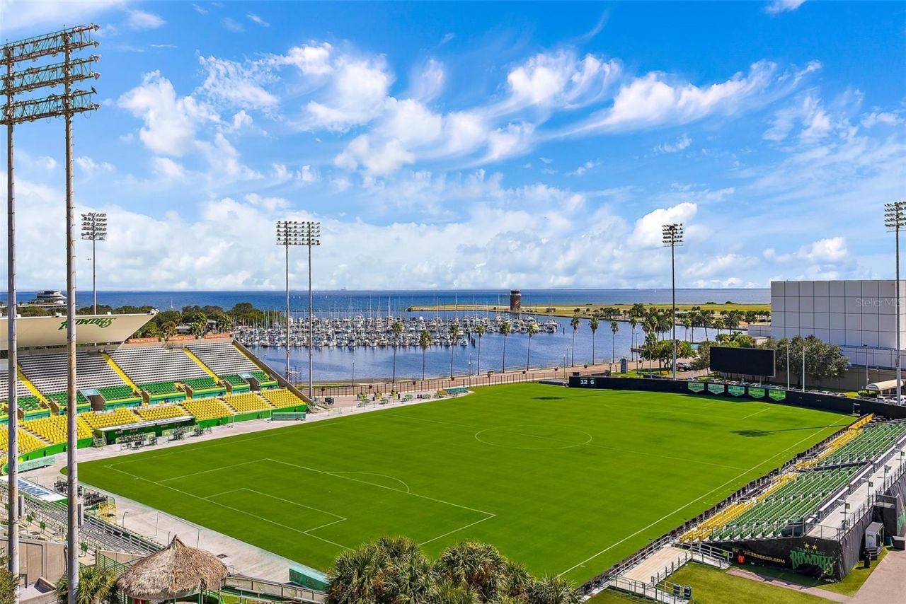 301 1st Street S, Unit 2305, Saint Petersburg, FL 33701 Photo