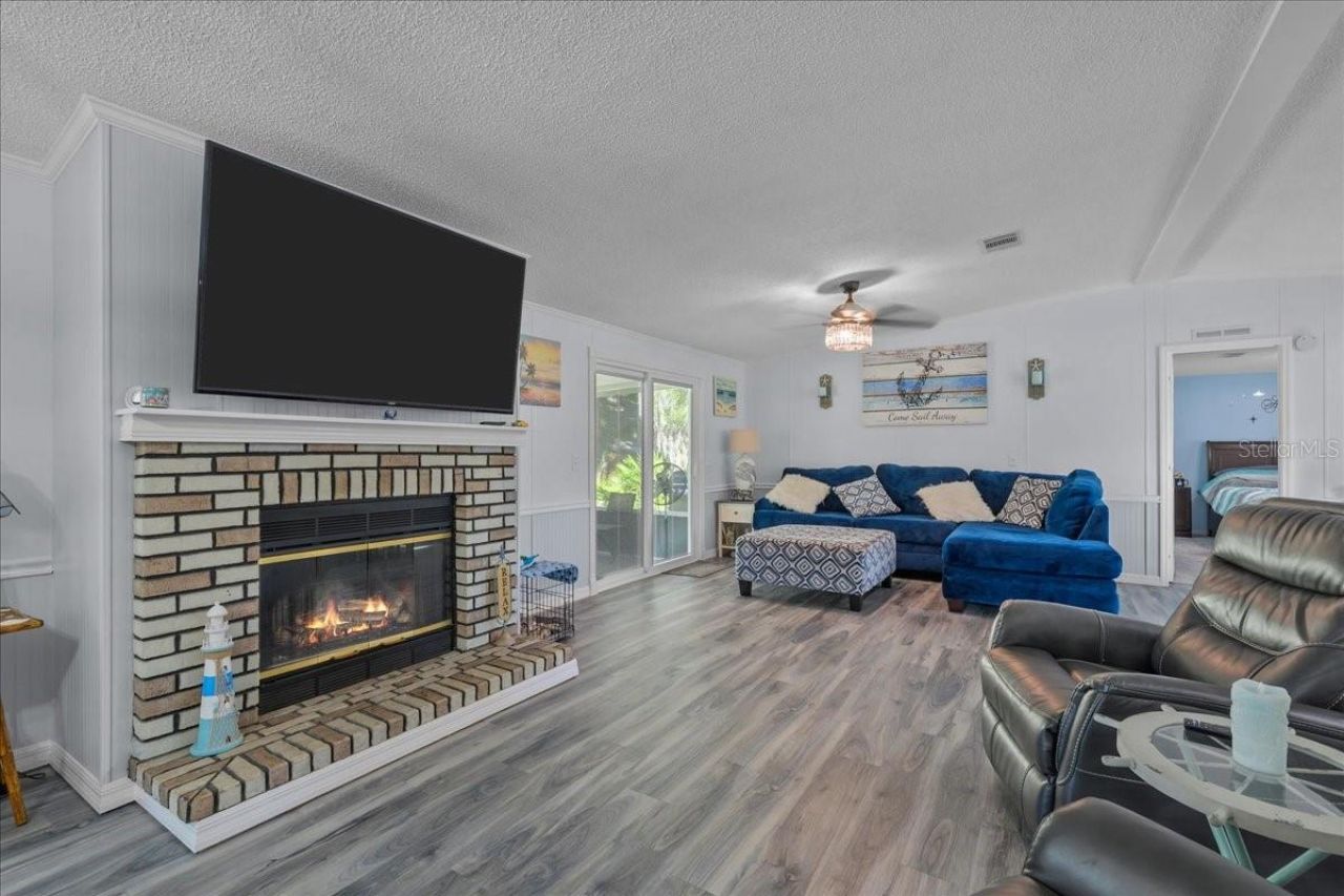 116 Crescent Lake Shore Drive, Crescent City, FL 32112 Photo